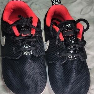 Nike Kids Toddler ROSHERUN PS/TD Hyper Punch 5c 659374 005 Lace Up Shoes